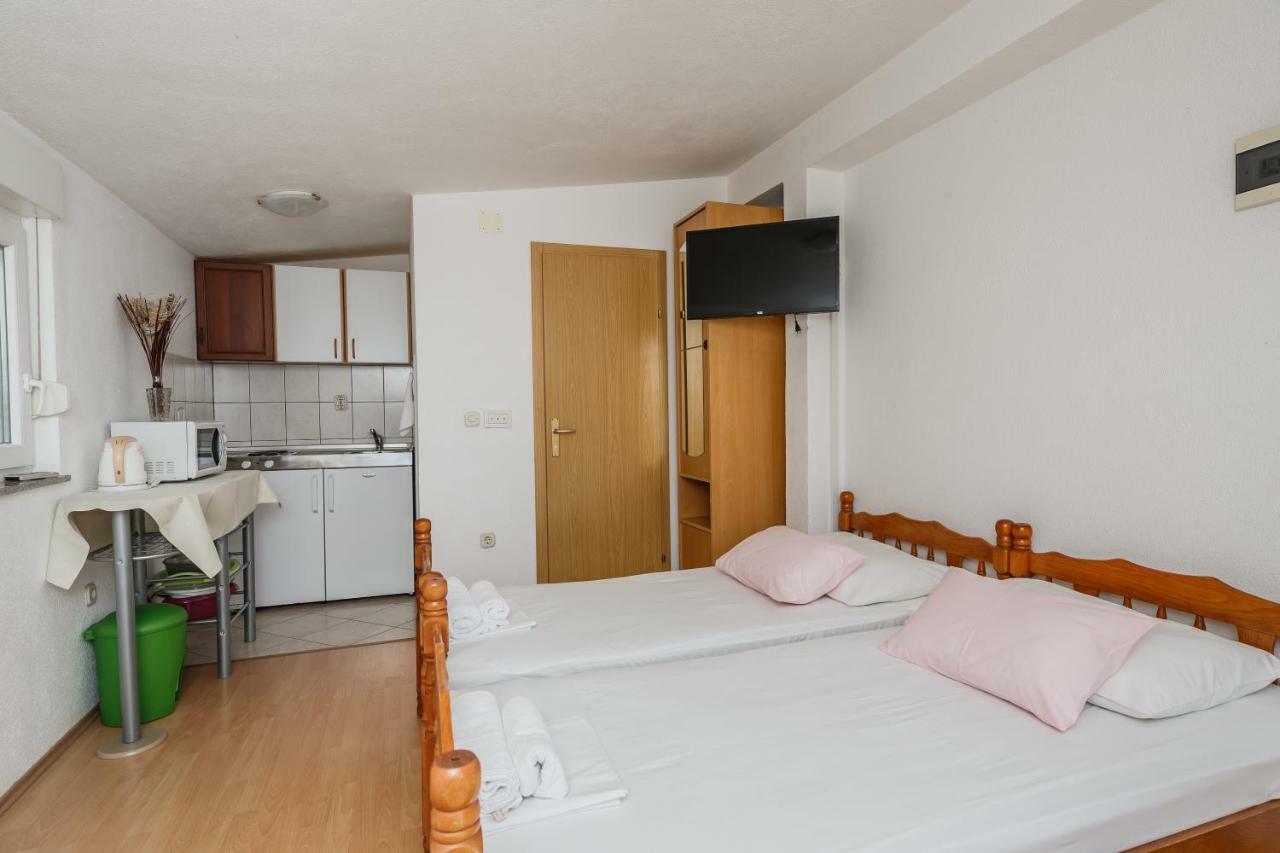 Apartments Mila Kaštela 外观 照片